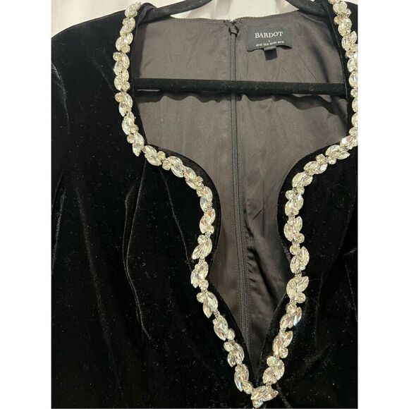 Bardot Women's Black Audrina Velvet Mini Dress Size Large NWOT - Picture 8 of 12